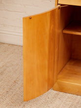 Load image into Gallery viewer, Heywood Wakefield Hutch
