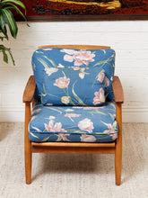 Load image into Gallery viewer, Vintage Rustic Lounge Chair
