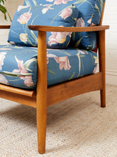Load image into Gallery viewer, Vintage Rustic Lounge Chair

