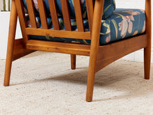 Load image into Gallery viewer, Vintage Rustic Lounge Chair
