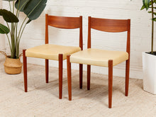 Load image into Gallery viewer, Danish modern Teak Chairs with Seat
