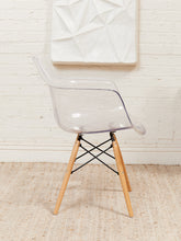 Load image into Gallery viewer, Acrylic Shell Chair
