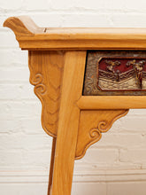 Load image into Gallery viewer, Vintage Chinese Desk Entry Table
