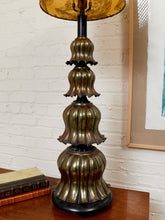 Load image into Gallery viewer, Lotus Lamp
