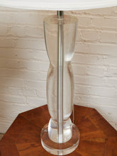 Load image into Gallery viewer, Lucite Lamp With Chunky Lucite Finial
