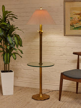 Load image into Gallery viewer, Vintage Laurel Brass Table Lamp
