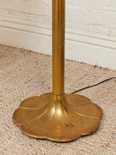 Load image into Gallery viewer, Vintage Laurel Brass Table Lamp
