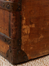 Load image into Gallery viewer, Wood Antique Chest
