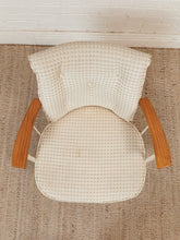Load image into Gallery viewer, 1970’s Oak Office Chair
