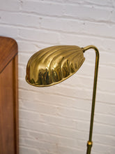 Load image into Gallery viewer, Shell Lamp
