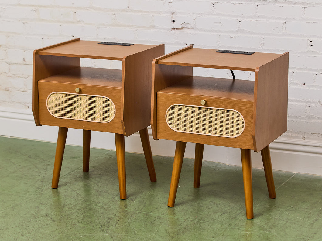 Ari Pair of Nightstands