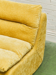 Yellow Gold Low Profile Lounge