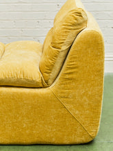 Load image into Gallery viewer, Yellow Gold Low Profile Lounge
