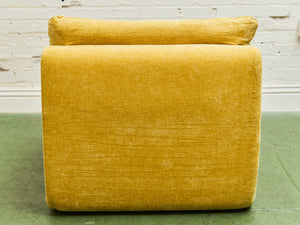 Yellow Gold Low Profile Lounge