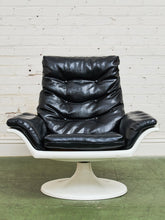 Load image into Gallery viewer, Futuristic Atomic Chair

