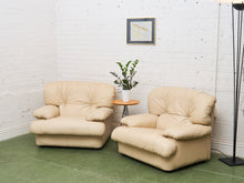 Load image into Gallery viewer, Leather Italian Club Chair
