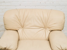 Load image into Gallery viewer, Leather Italian Club Chair
