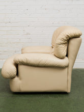 Load image into Gallery viewer, Leather Italian Club Chair

