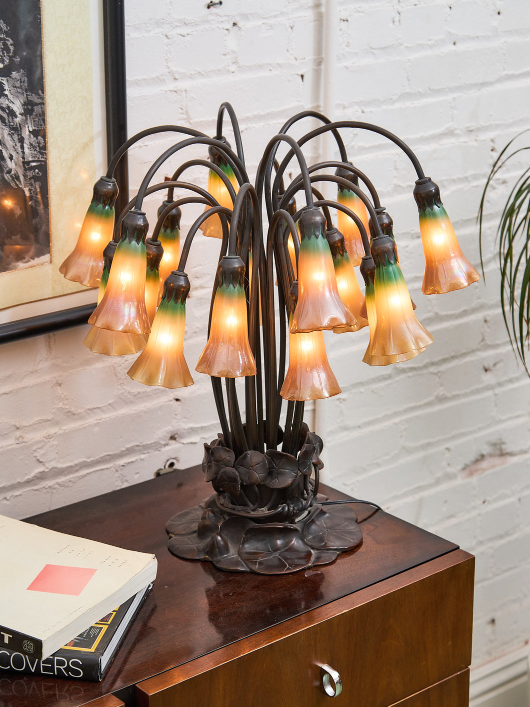Tiffany Style Tulip Lamp