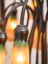 Load image into Gallery viewer, Tiffany Style Tulip Lamp
