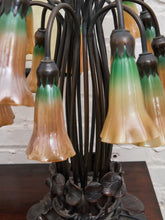 Load image into Gallery viewer, Tiffany Style Tulip Lamp
