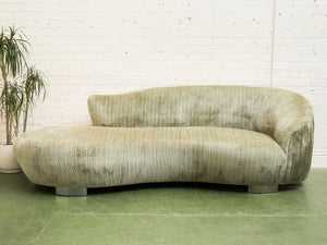 Curved Vintage Serpentine Sofa in the Style of Vladimir Kagan