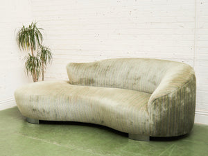 Curved Vintage Serpentine Sofa in the Style of Vladimir Kagan