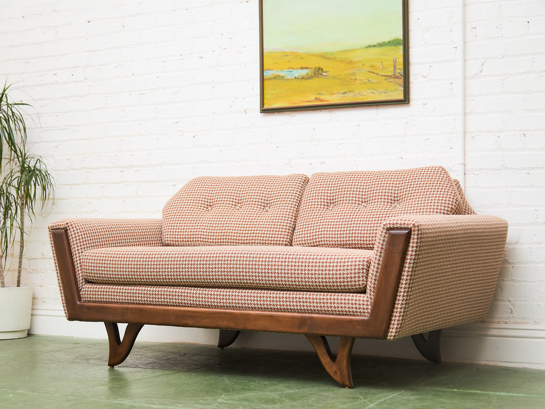 Desmond Loveseat in Houndstooth
