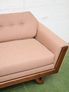 Desmond Loveseat in Houndstooth