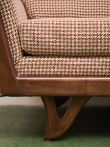 Desmond Loveseat in Houndstooth