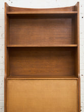 Load image into Gallery viewer, Broyhill Sculptra Hutch Bar
