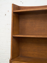 Load image into Gallery viewer, Broyhill Sculptra Hutch Bar
