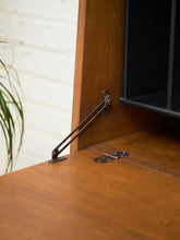 Load image into Gallery viewer, Broyhill Sculptra Hutch Bar
