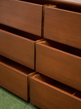 Load image into Gallery viewer, 6 Drawer Large Drawer Mid Century Dresser
