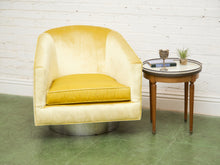 Load image into Gallery viewer, Milo Baughman Vintage Swivel Chair

