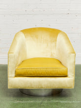 Load image into Gallery viewer, Milo Baughman Vintage Swivel Chair
