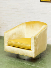 Load image into Gallery viewer, Milo Baughman Vintage Swivel Chair
