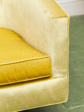 Load image into Gallery viewer, Milo Baughman Vintage Swivel Chair
