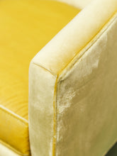Load image into Gallery viewer, Milo Baughman Vintage Swivel Chair
