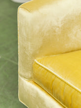 Load image into Gallery viewer, Milo Baughman Vintage Swivel Chair
