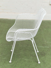 Load image into Gallery viewer, Vintage Mid Century Modern Russell Woodard Sculptura Chair
