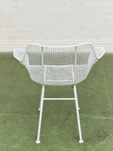 Load image into Gallery viewer, Vintage Mid Century Modern Russell Woodard Sculptura Chair
