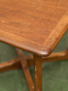 Lane Side Table