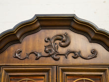 Load image into Gallery viewer, Drexel Heritage Hutch
