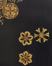 Load image into Gallery viewer, Japanese Golden Geisha Screen Room Divider
