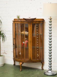 1930s Bow Fronted Glazed Display Cabinet In Mahogany