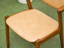 Load image into Gallery viewer, T-Rex Chair in Cantina Peanut
