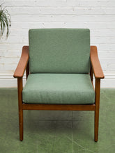 Load image into Gallery viewer, Danish Style Lounger in Green
