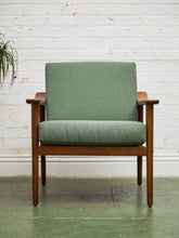 Load image into Gallery viewer, Danish Style Lounger in Green
