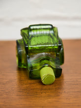 Load image into Gallery viewer, Vintage Avon Haynes-Apperson 1902 AvonBlend 7 AfterShave 4.5 Oz GreenGlassBottle
